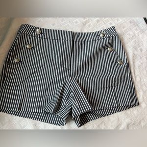 LOFT Riviera Shorts NWOT Sailor Blue and White Striped Size 4 4in Inseam